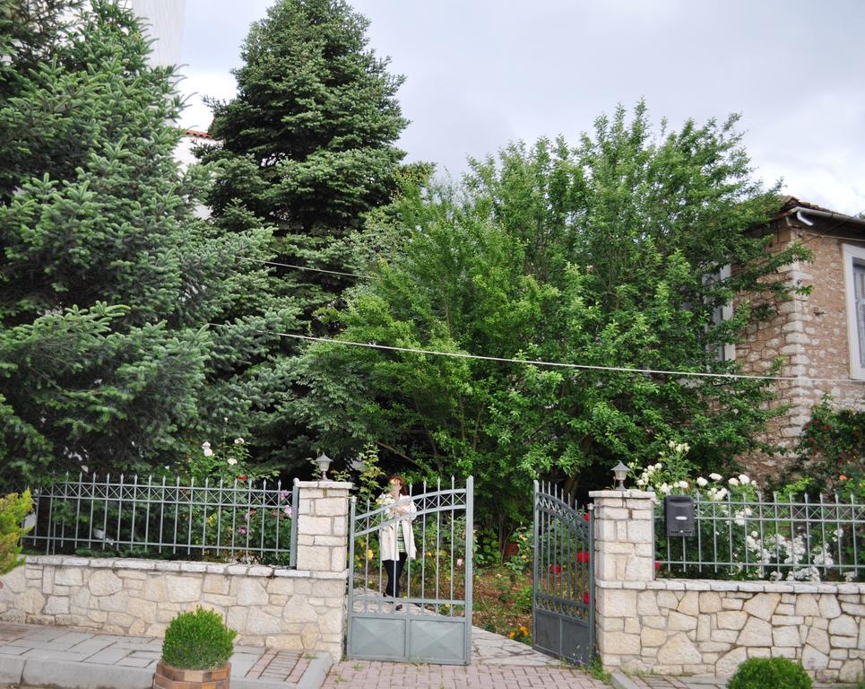 Papastavrou Apartments Калаврита Экстерьер фото