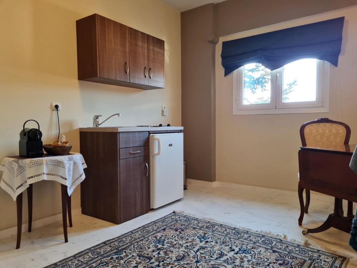 Papastavrou Apartments Калаврита Экстерьер фото