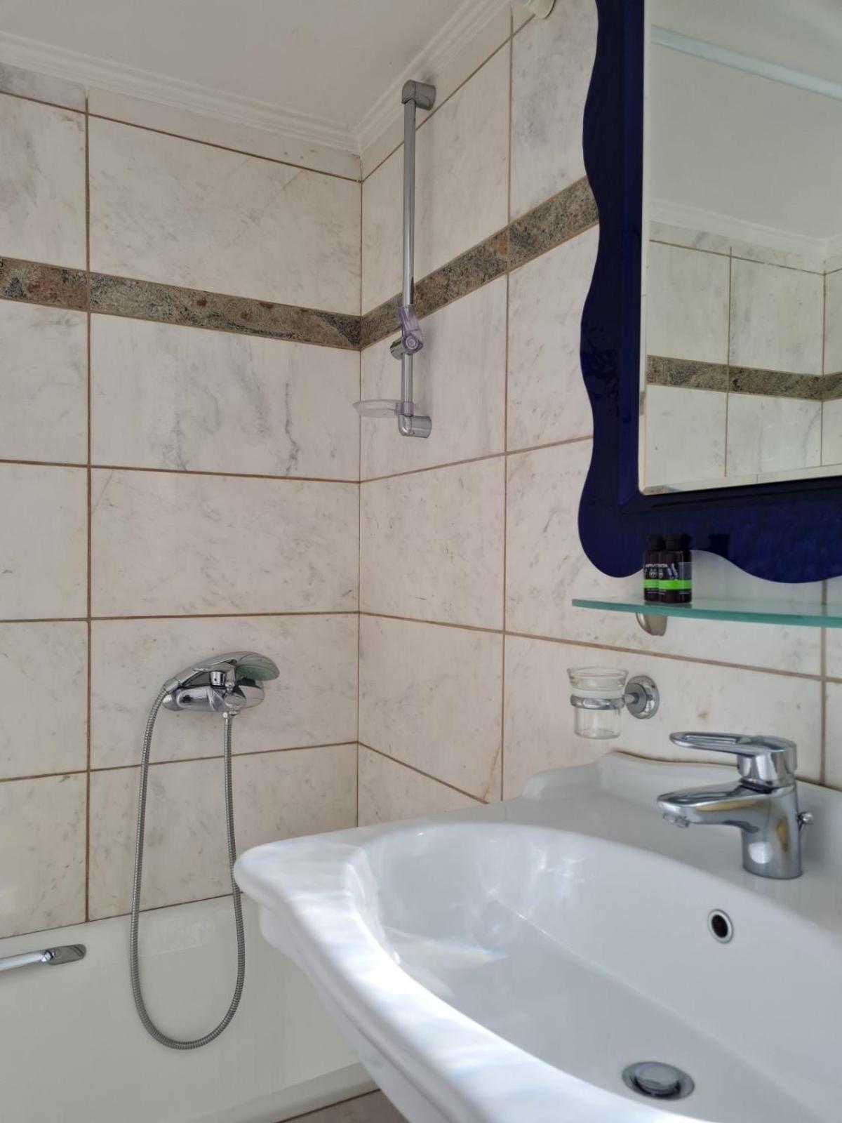 Papastavrou Apartments Калаврита Номер фото